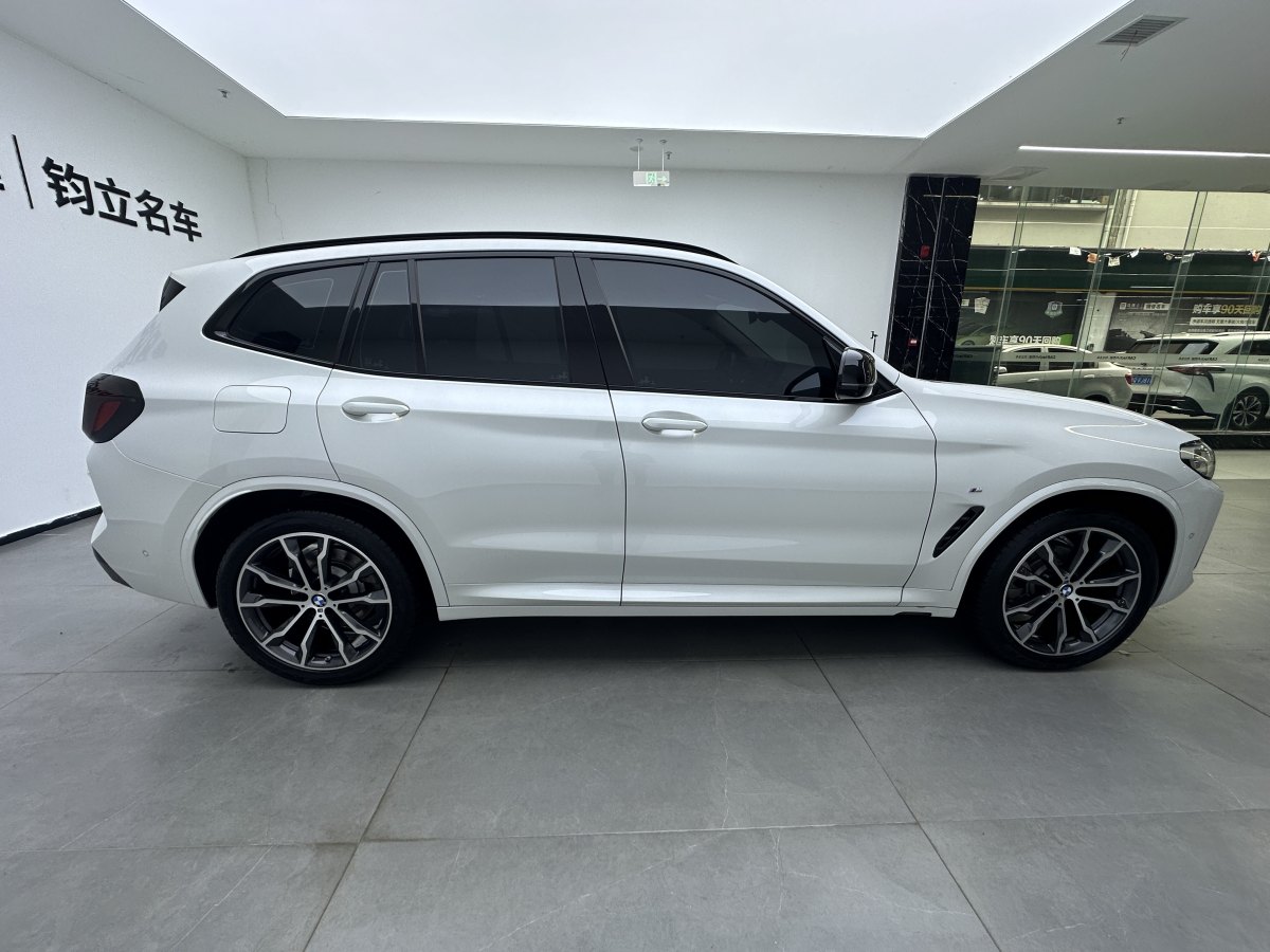 寶馬 寶馬X3  2022款 改款 xDrive30i 領(lǐng)先型 M曜夜套裝圖片