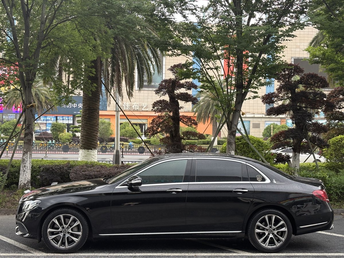 奔馳 奔馳E級  2019款 改款 E 300 L 豪華型圖片