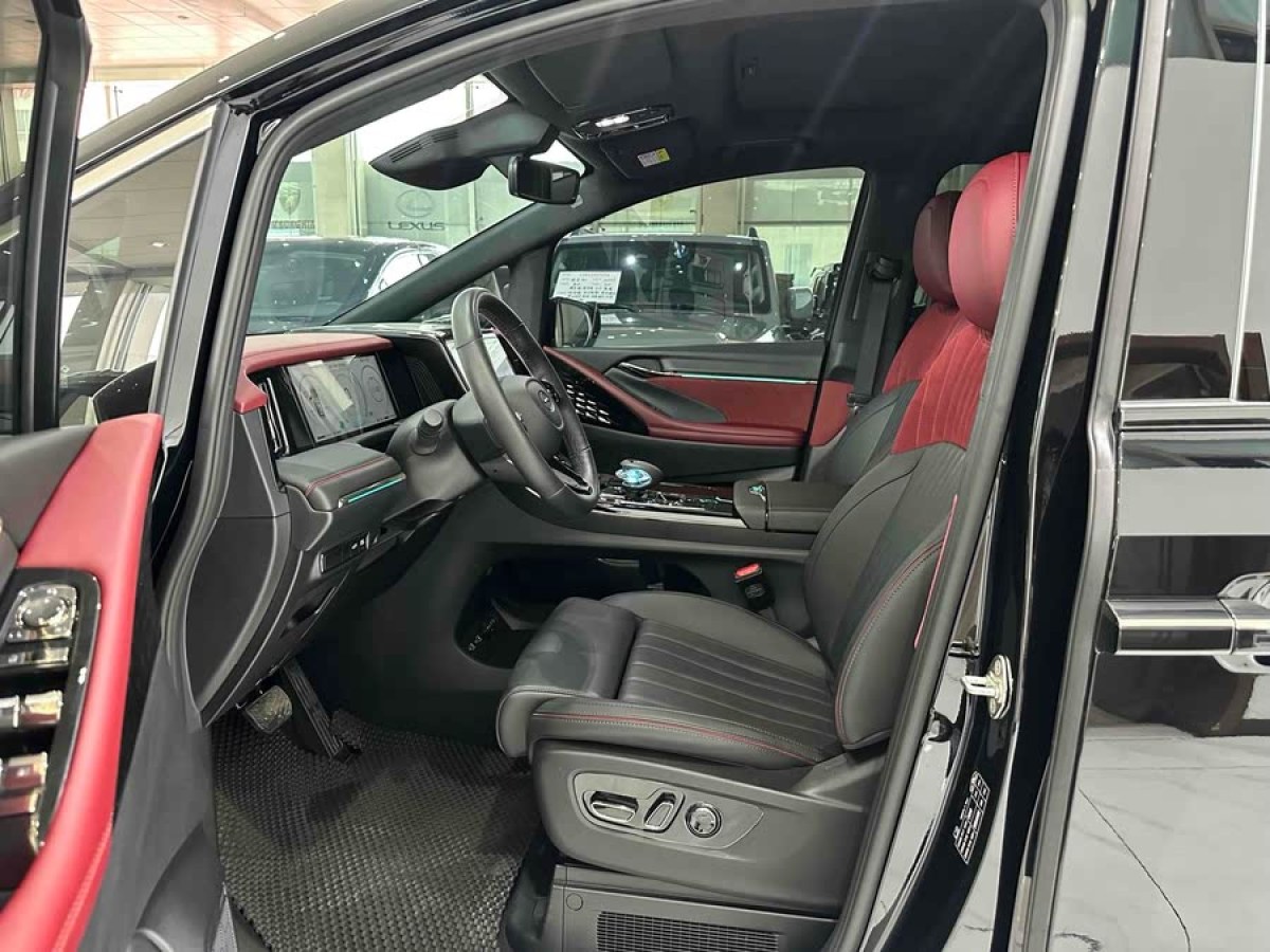廣汽傳祺 M8  2024款 宗師系列 雙擎 至尊版圖片