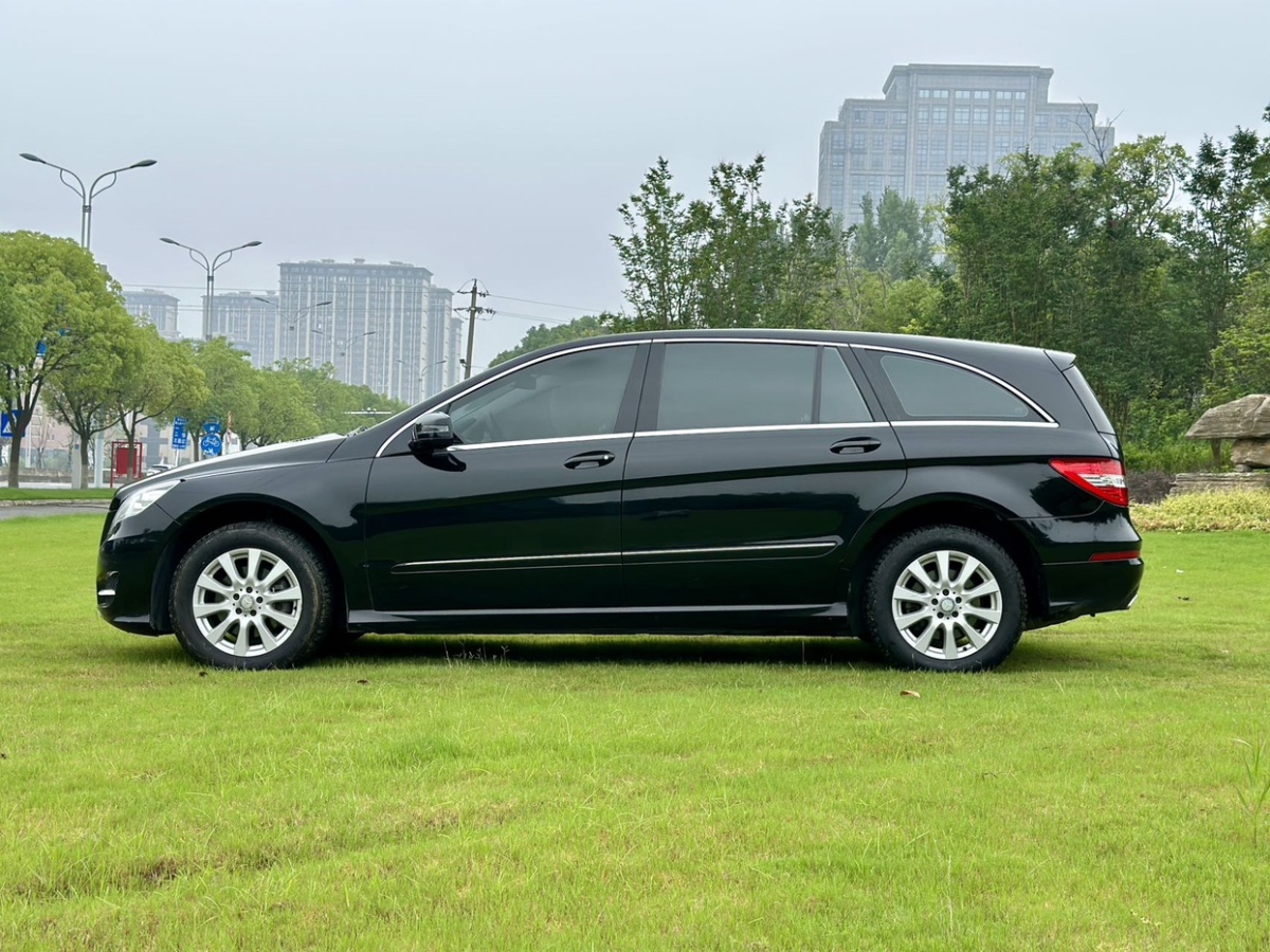 奔馳 奔馳R級(jí)  2014款 R 320 4MATIC 商務(wù)型圖片