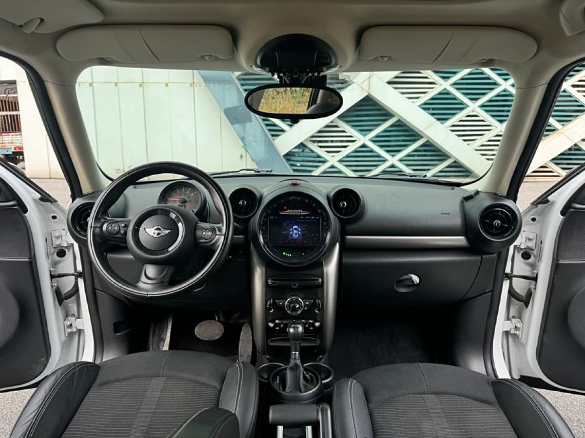 2016年9月MINI COUNTRYMAN  2016款 1.6T COOPER S ALL4 裝備控