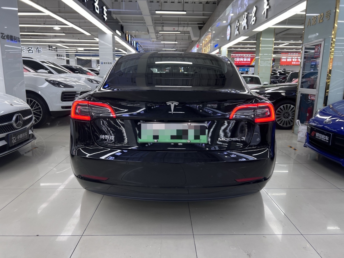 特斯拉 Model Y  2021款 改款 標(biāo)準(zhǔn)續(xù)航后驅(qū)升級版圖片