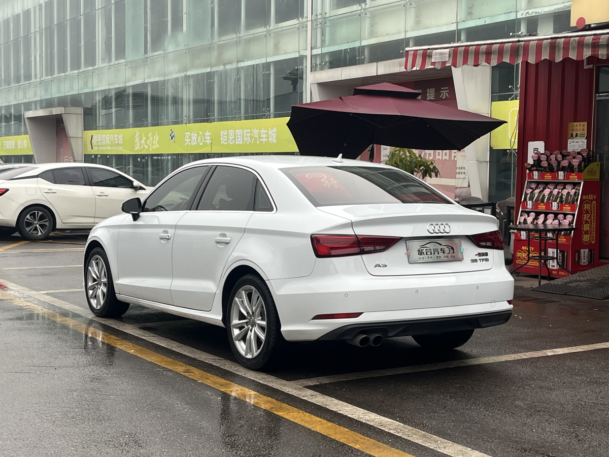 奧迪 奧迪A3  2016款 Limousine 35 TFSI 進(jìn)取型圖片