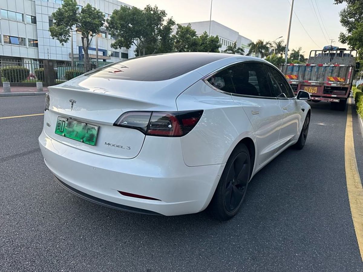 特斯拉 Model Y  2020款 改款 標(biāo)準(zhǔn)續(xù)航后驅(qū)升級(jí)版圖片