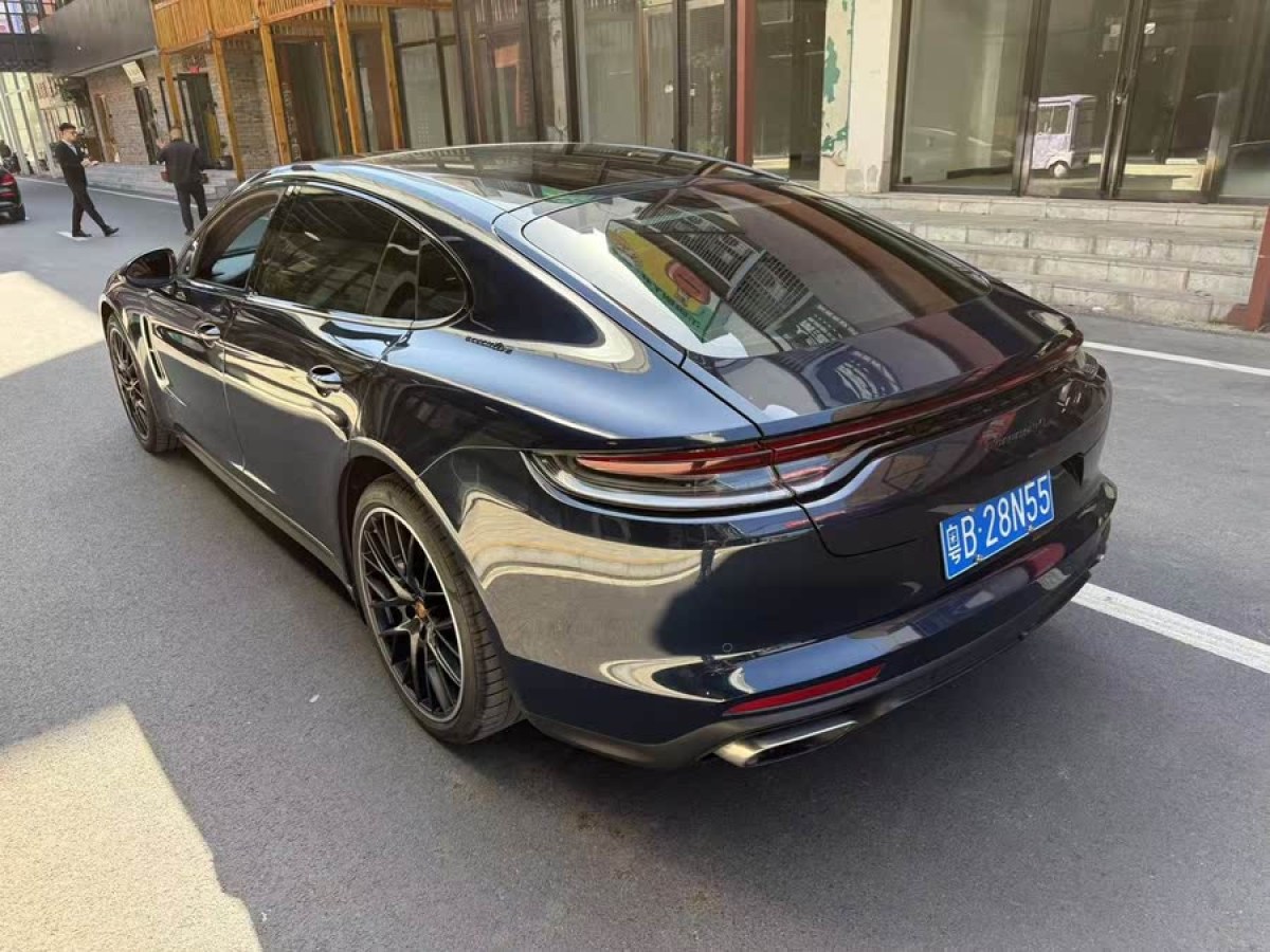 保時(shí)捷 Panamera  2023款 Panamera 4 行政加長(zhǎng)版 2.9T圖片