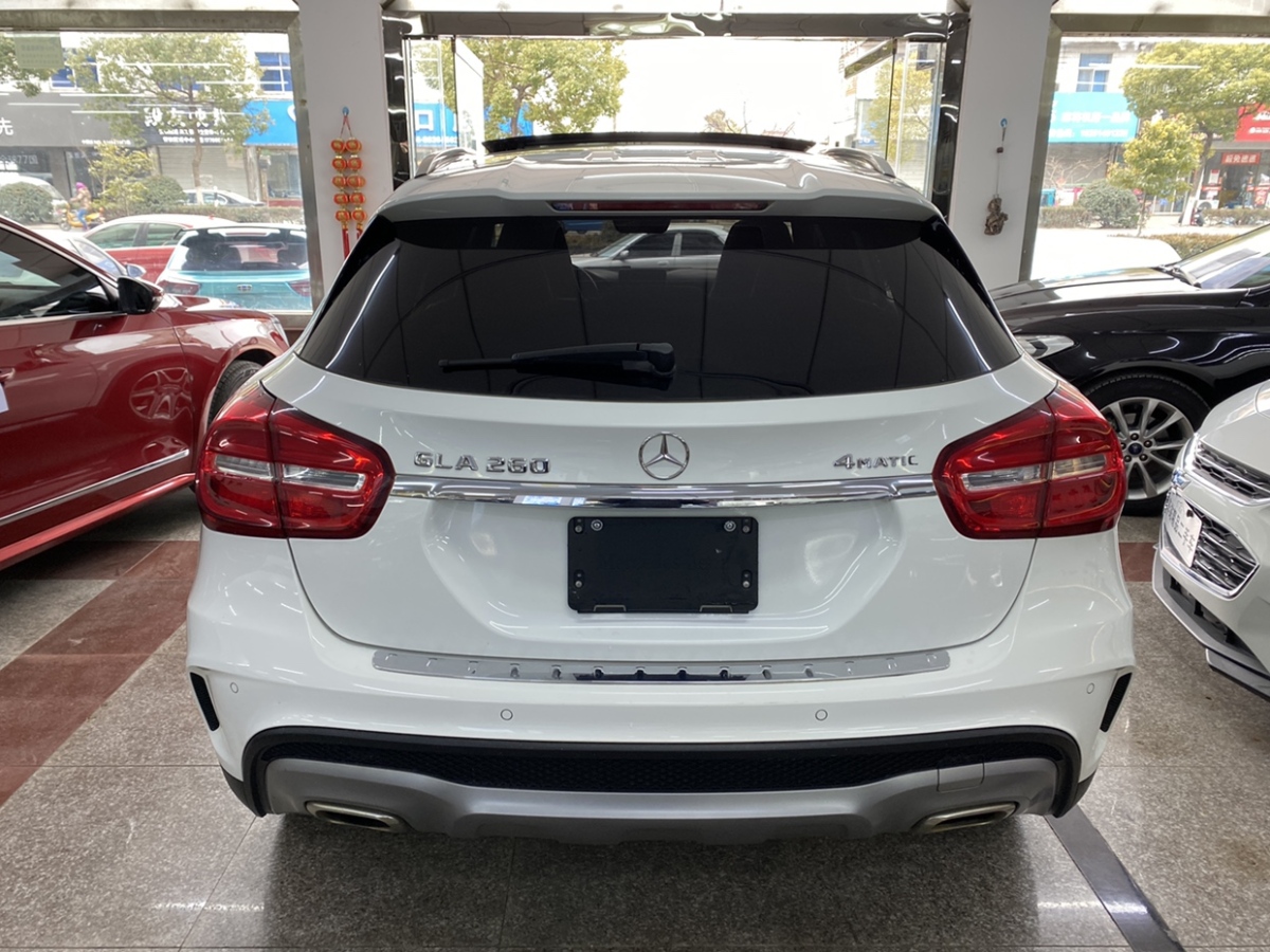 奔驰 奔驰gla  2016款 gla 260 4matic 运动型图片