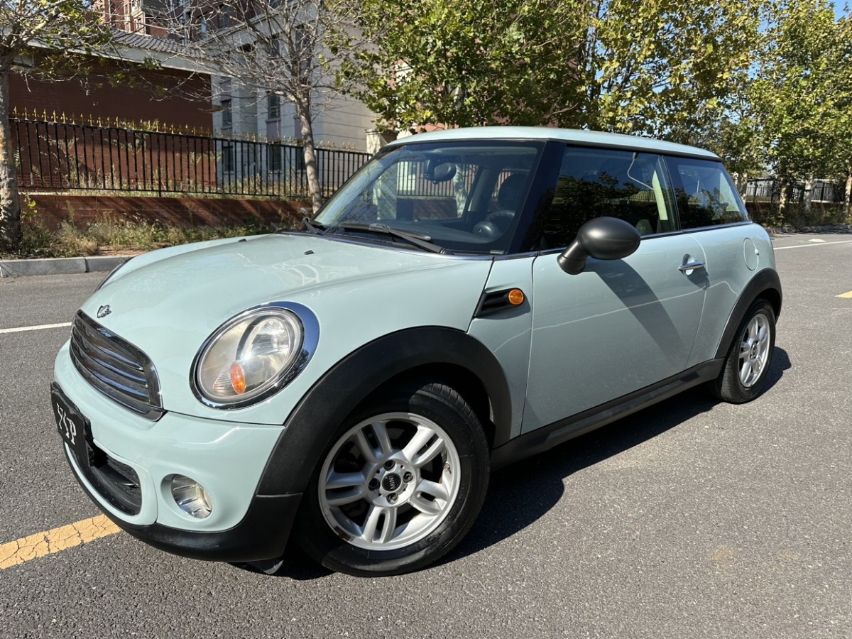 2011年8月MINI COUPE  2012款 1.6L COOPER