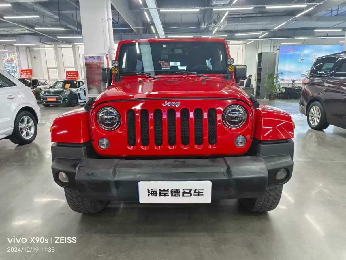 Jeep 牧馬人  2014款 2.8TD Sahara 四門版圖片