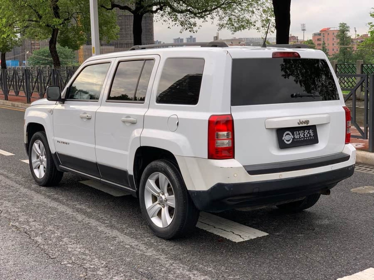 Jeep 自由客  2014款 2.0L 運動增強版圖片
