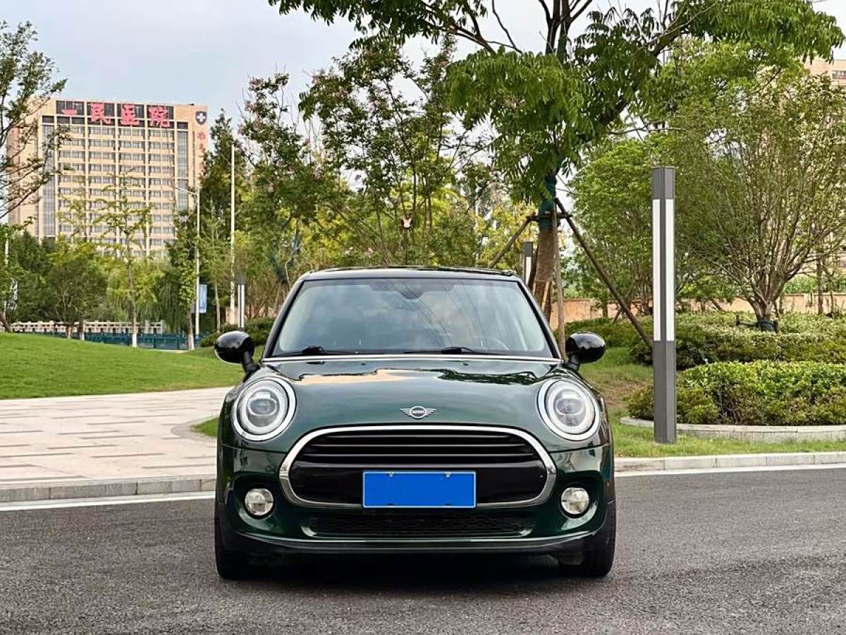 2018年12月MINI MINI  2019款 1.5T COOPER 藝術(shù)家 五門版