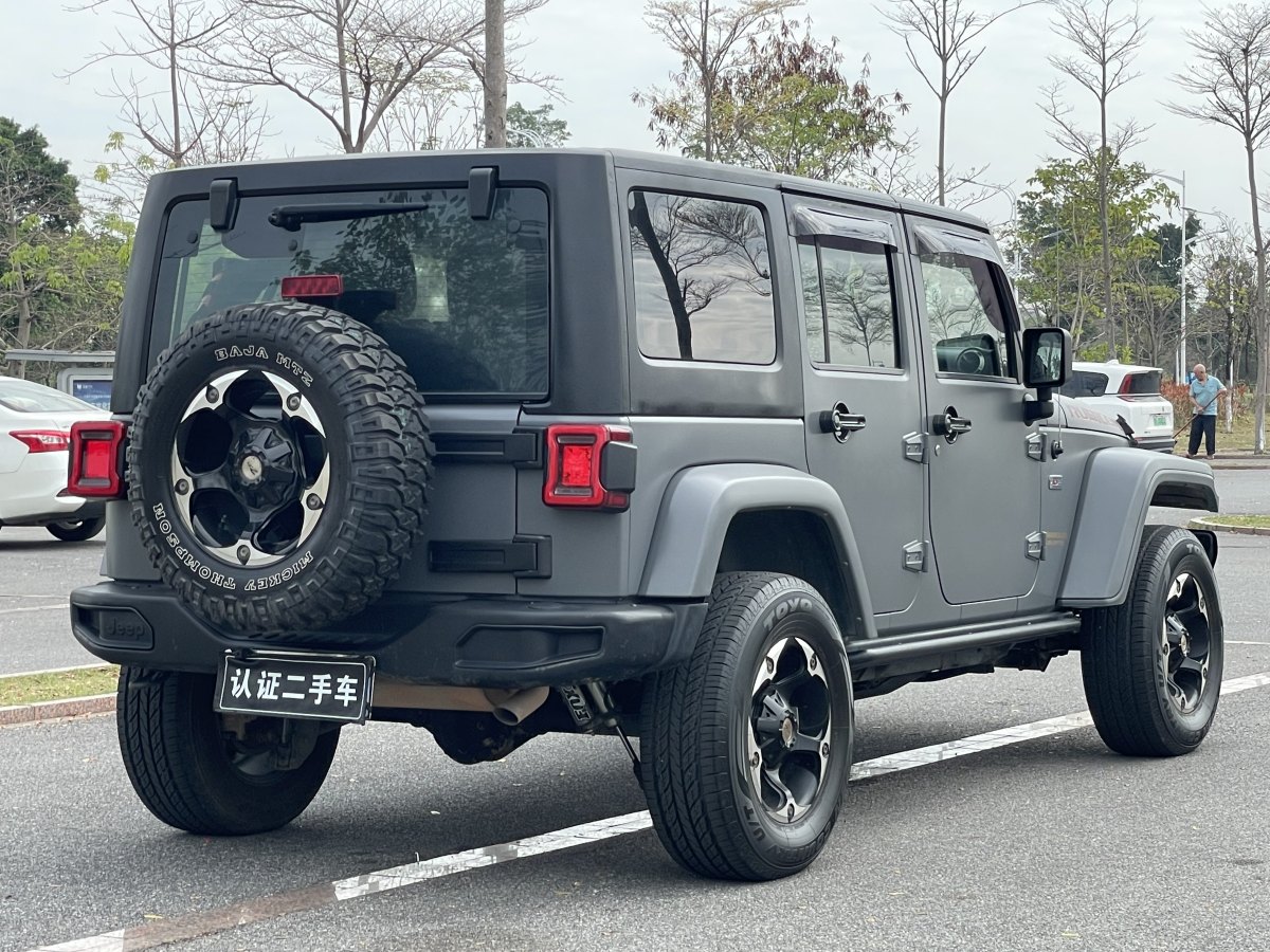 Jeep 牧馬人  2014款 3.0L Sahara 四門(mén)版圖片