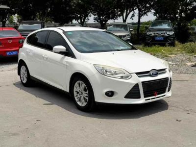 2014年10月 福特 ?？怂?兩廂經(jīng)典 1.8L 自動(dòng)酷白典藏版圖片