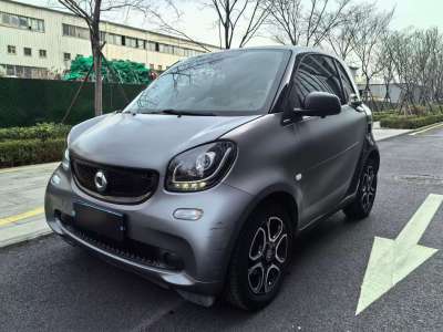 2019年04月 smart fortwo 0.9T 66千瓦硬頂動(dòng)擎版 國(guó)VI圖片