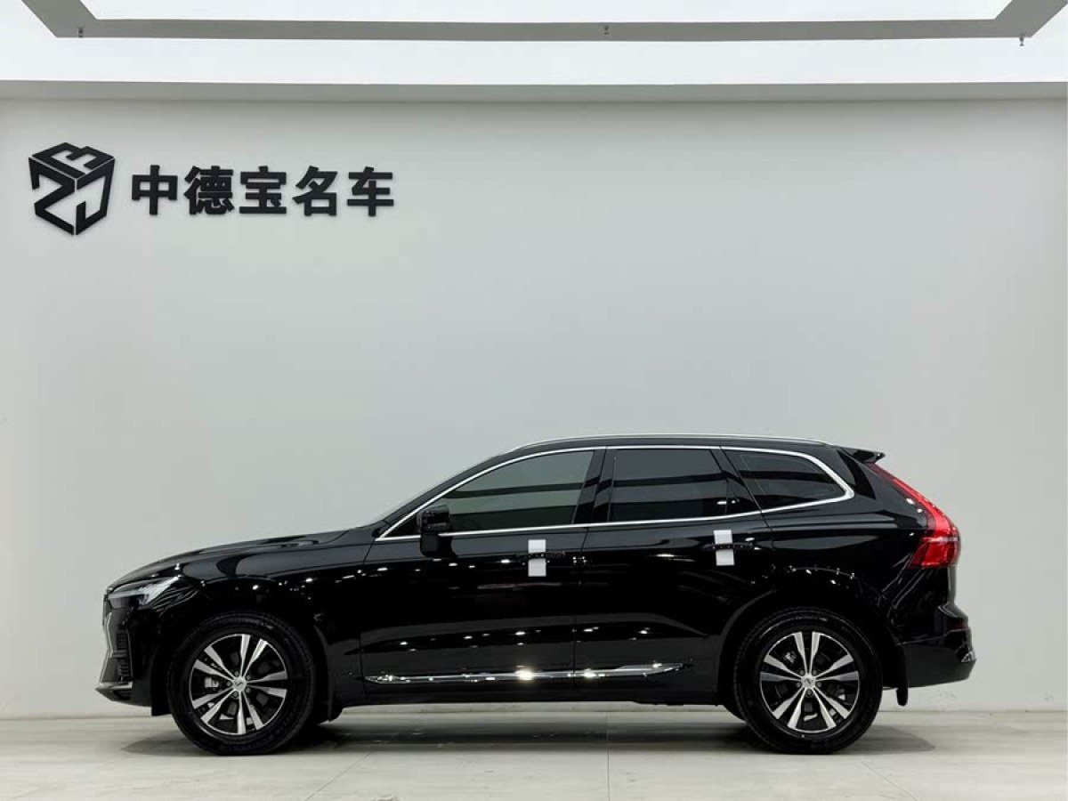 沃爾沃 XC60  2023款 B5 四驅(qū)智逸豪華版圖片