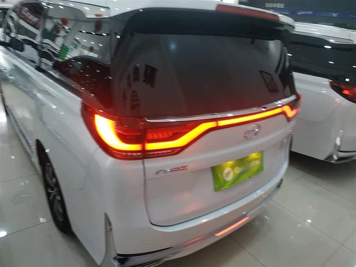 廣汽傳祺 M8  2024款 領(lǐng)秀系列 390T 尊享版圖片