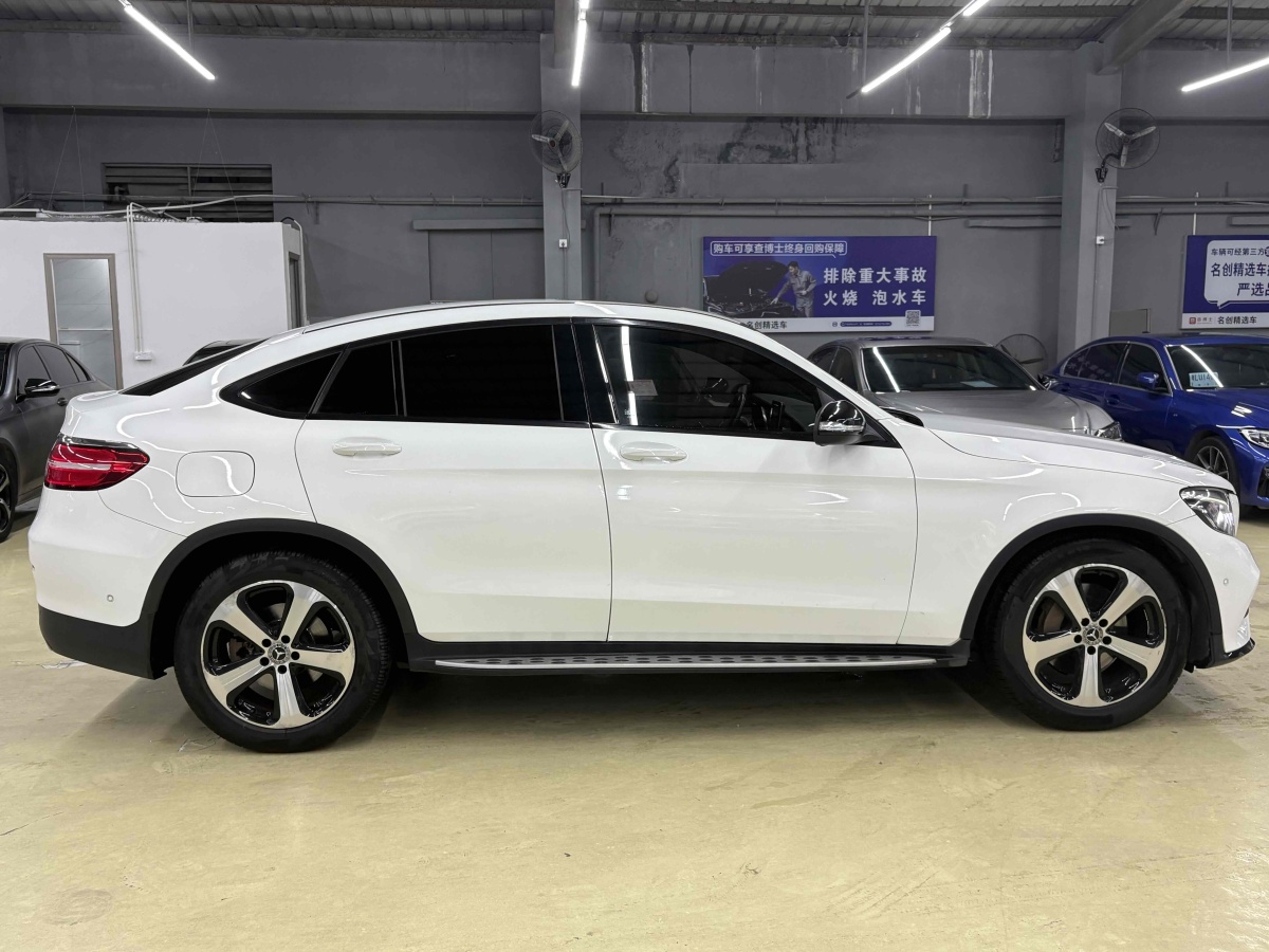 奔馳 奔馳GLC  2022款 改款 GLC 300 4MATIC 轎跑SUV圖片