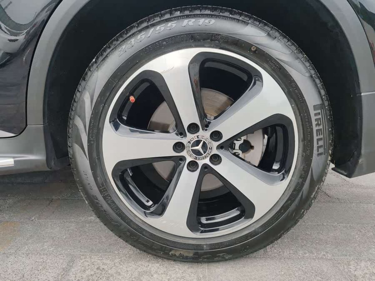 奔馳 奔馳GLC  2018款 改款 GLC 260 4MATIC 豪華型圖片