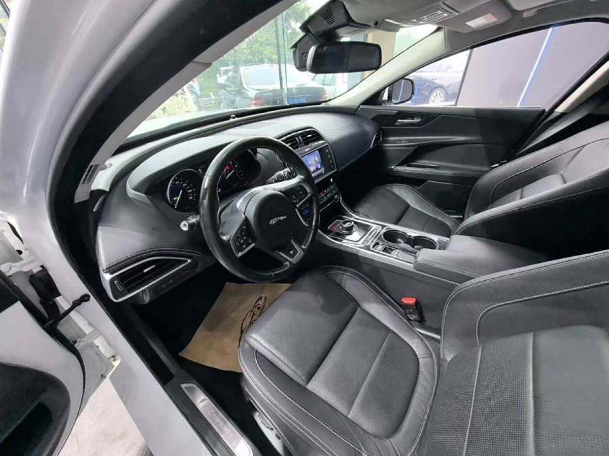 捷豹 XE  2015款 2.0T 200PS R-Sport圖片