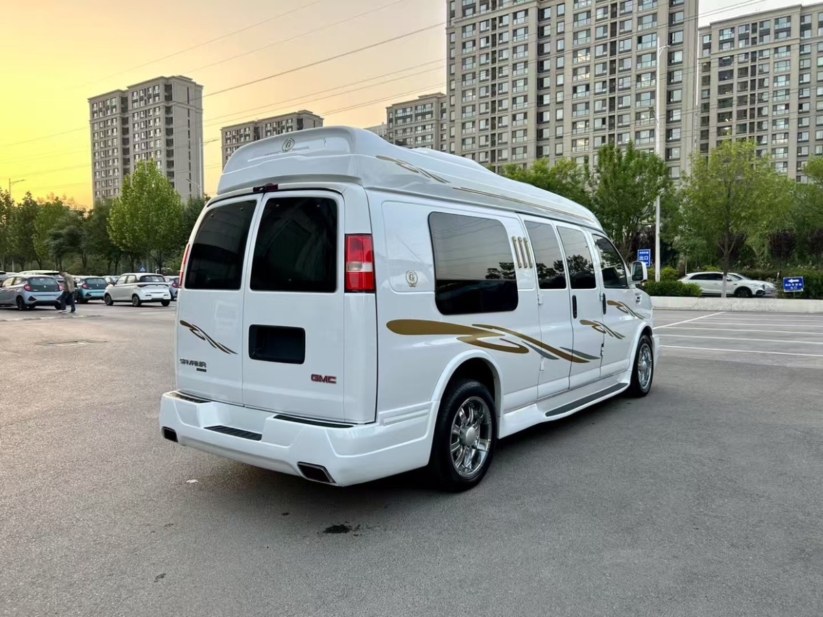 GMC SAVANA  2012款 6.0L 總裁級(jí)隱私屏版圖片