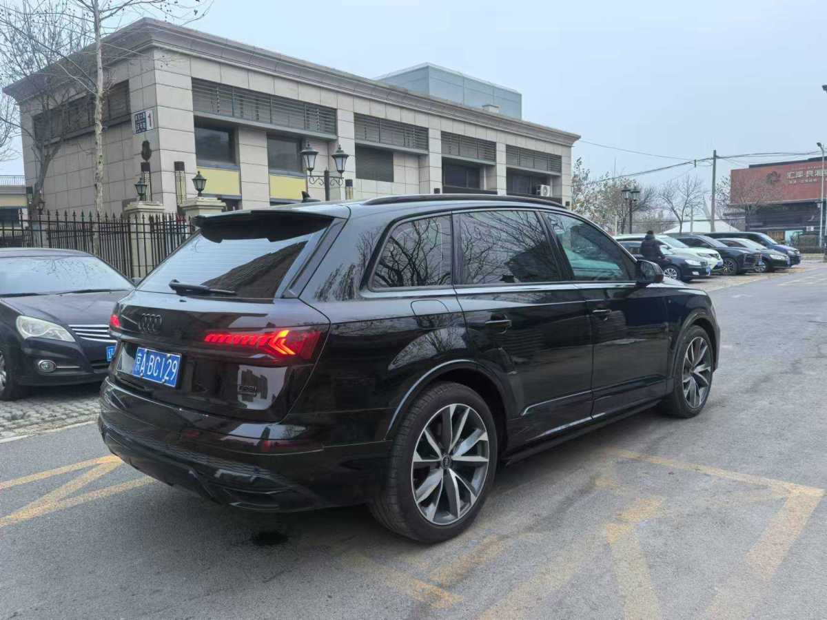 奧迪 奧迪Q7  2024款 55 TFSI quattro S line運(yùn)動(dòng)型圖片