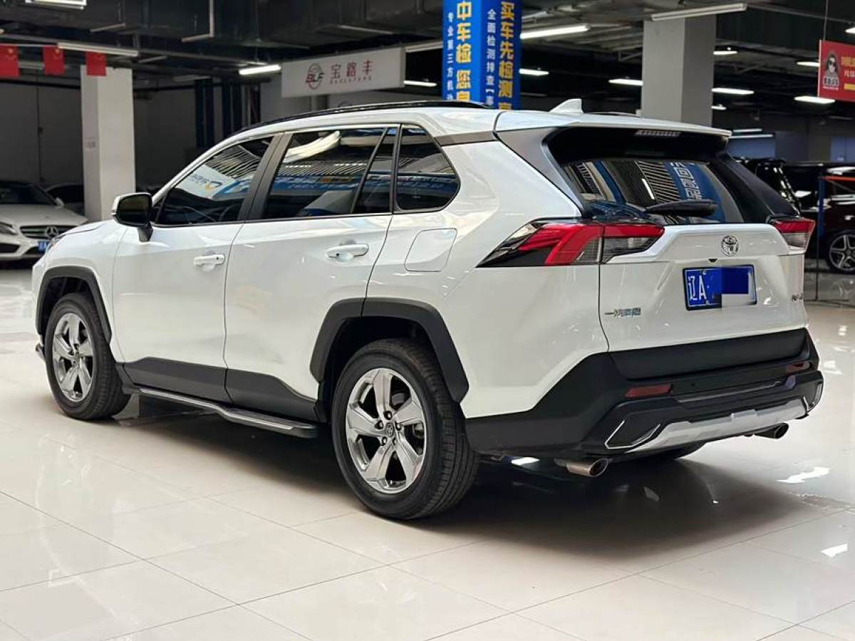 2022年11月豐田 RAV4榮放  2022款 2.0L CVT兩驅(qū)風(fēng)尚Plus版