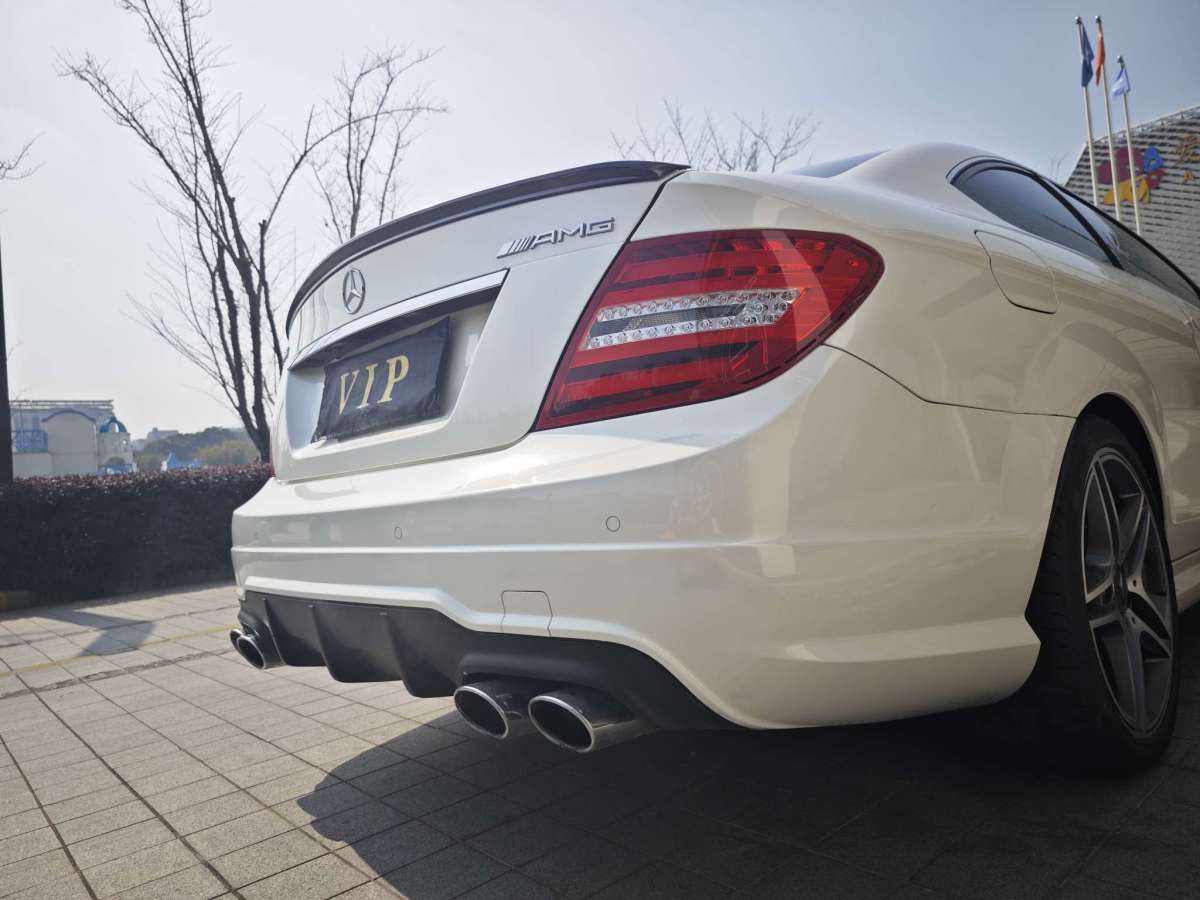 奔馳 奔馳C級(jí)AMG  2012款 AMG C 63 動(dòng)感型圖片