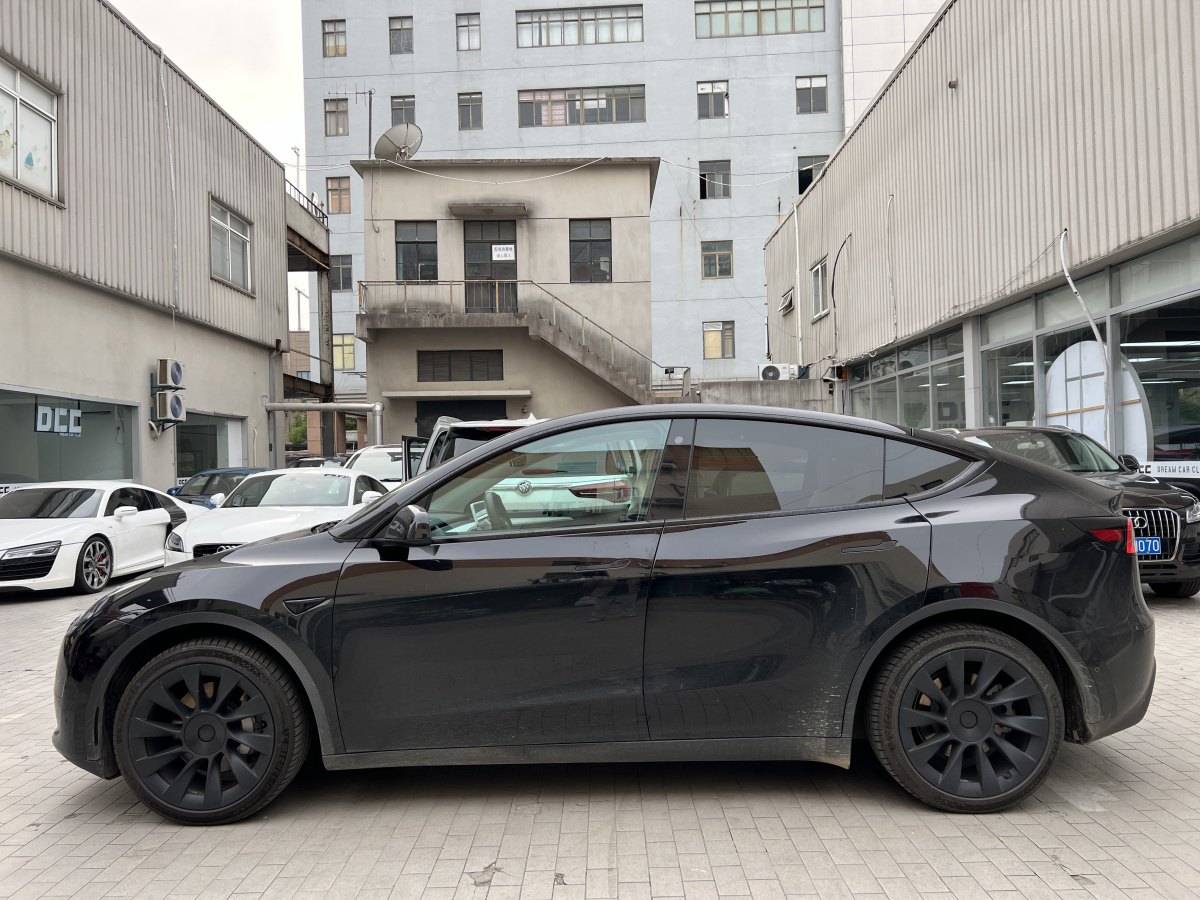 特斯拉 Model Y  2022款 后輪驅(qū)動(dòng)版圖片