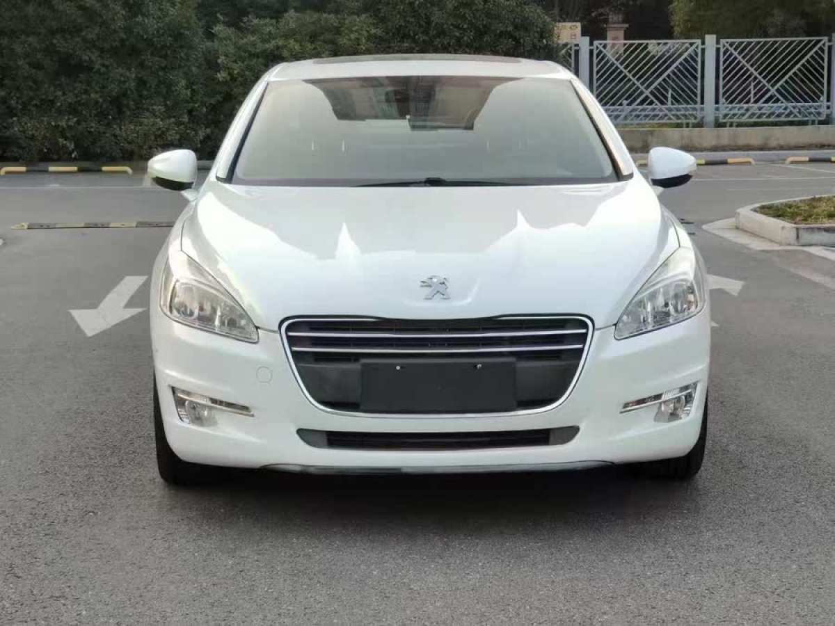 標(biāo)致 508  2012款 2.0L 自動豪華版圖片