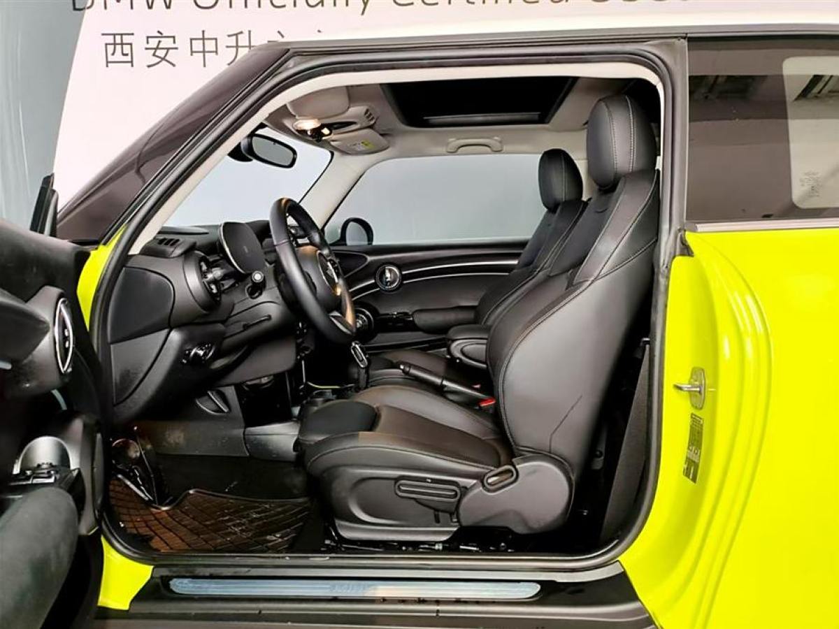 MINI MINI  2023款 改款 1.5T COOPER 藝術(shù)家圖片