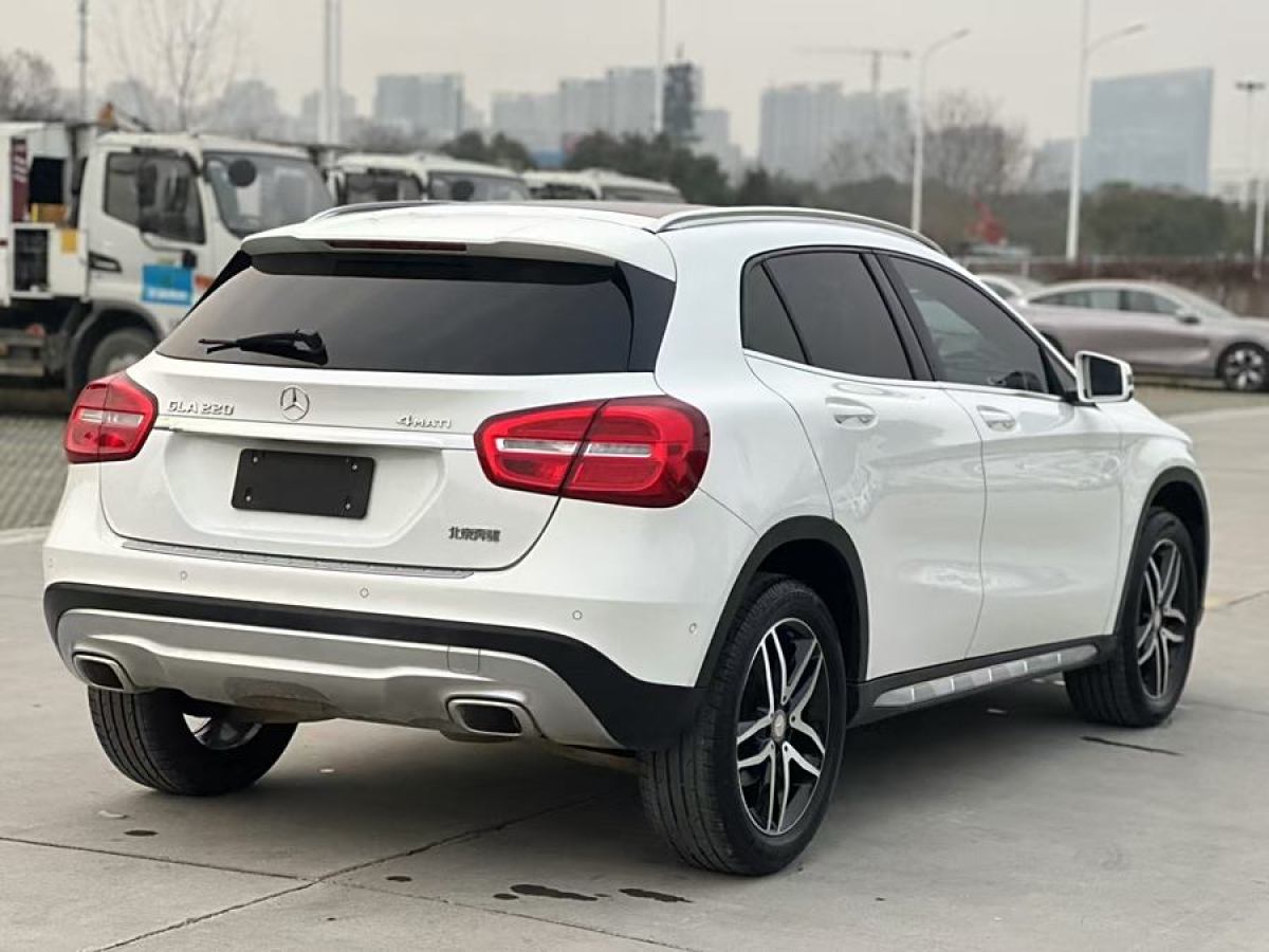 奔馳 奔馳GLA  2016款 GLA 220 4MATIC 時尚型圖片