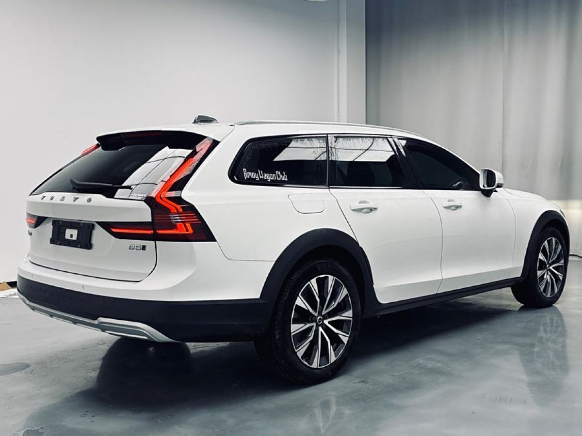 2022年3月沃爾沃 V90  2025款 Cross Country B5 AWD 智遠(yuǎn)版