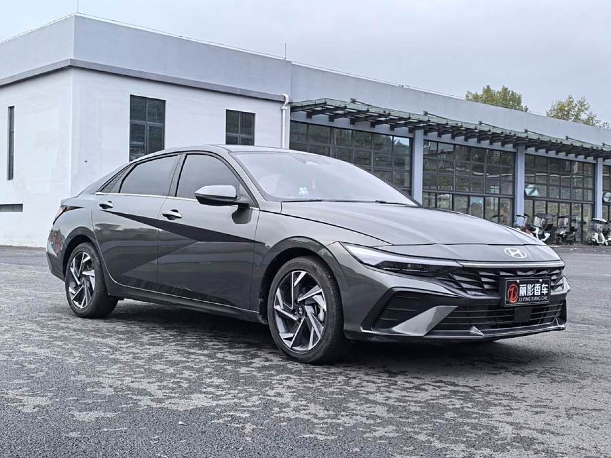 2024年6月現(xiàn)代 伊蘭特  2023款 1.5L CVT LUX尊貴版