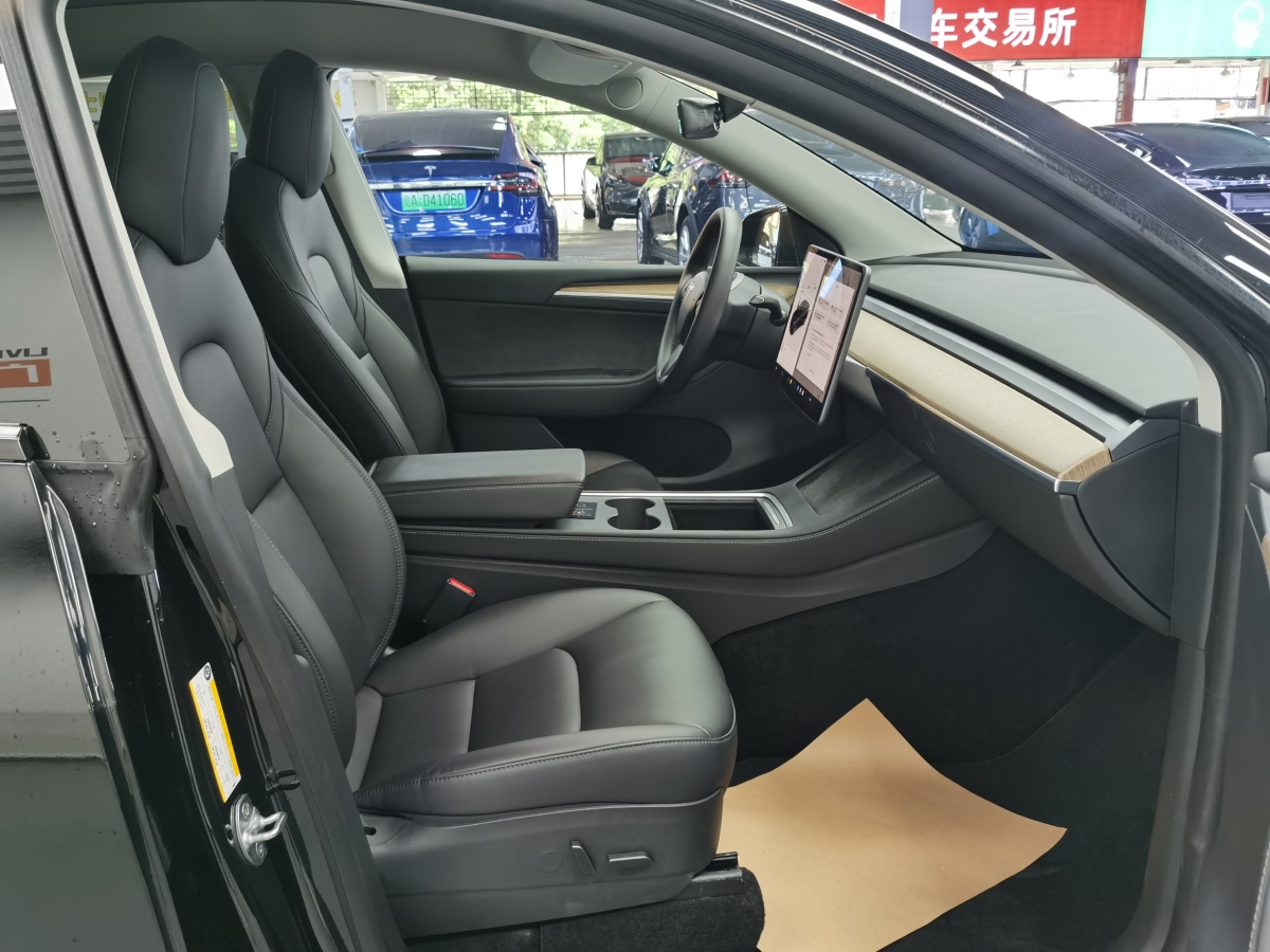 特斯拉 Model 3  2022款 后輪驅(qū)動版圖片