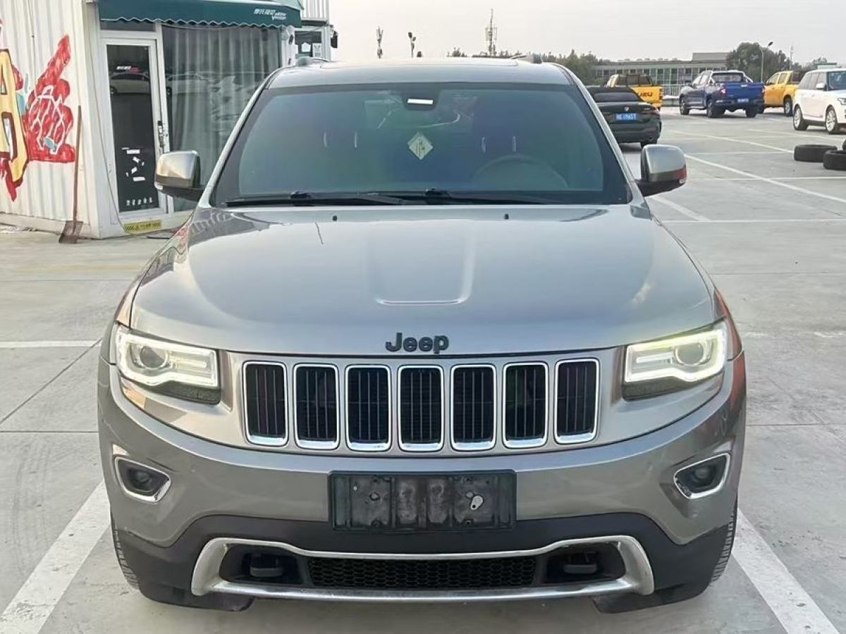 Jeep 大切諾基  2013款 3.6L 舒享導(dǎo)航版圖片