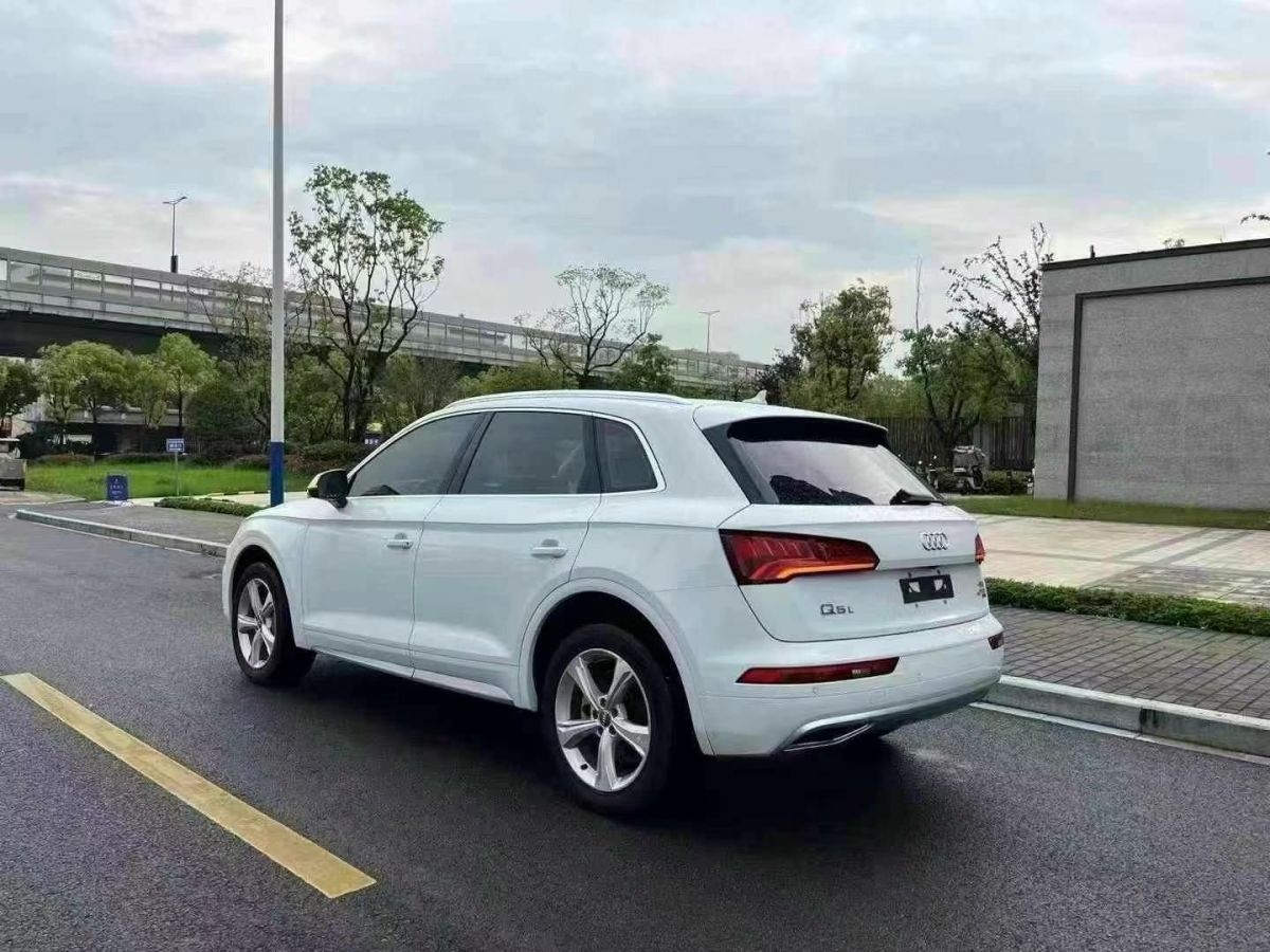 奧迪 奧迪Q3  2019款  35 TFSI 時尚動感型圖片