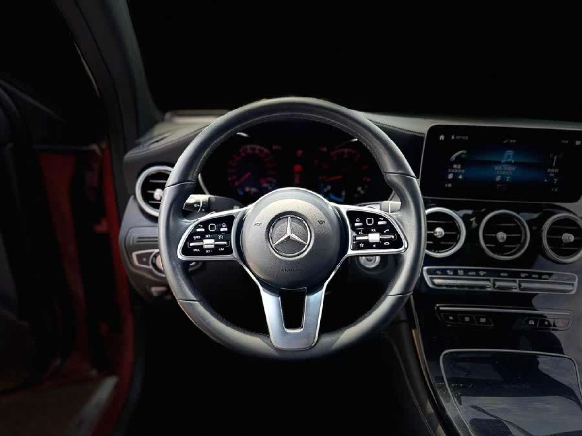 奔馳 奔馳GLC  2023款 改款 GLC 260 4MATIC 轎跑SUV圖片