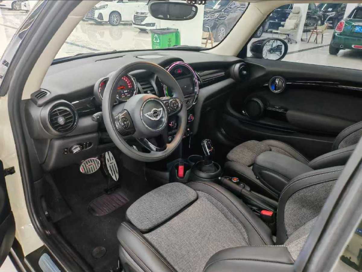 MINI MINI  2019款 1.5T COOPER 經(jīng)典派圖片