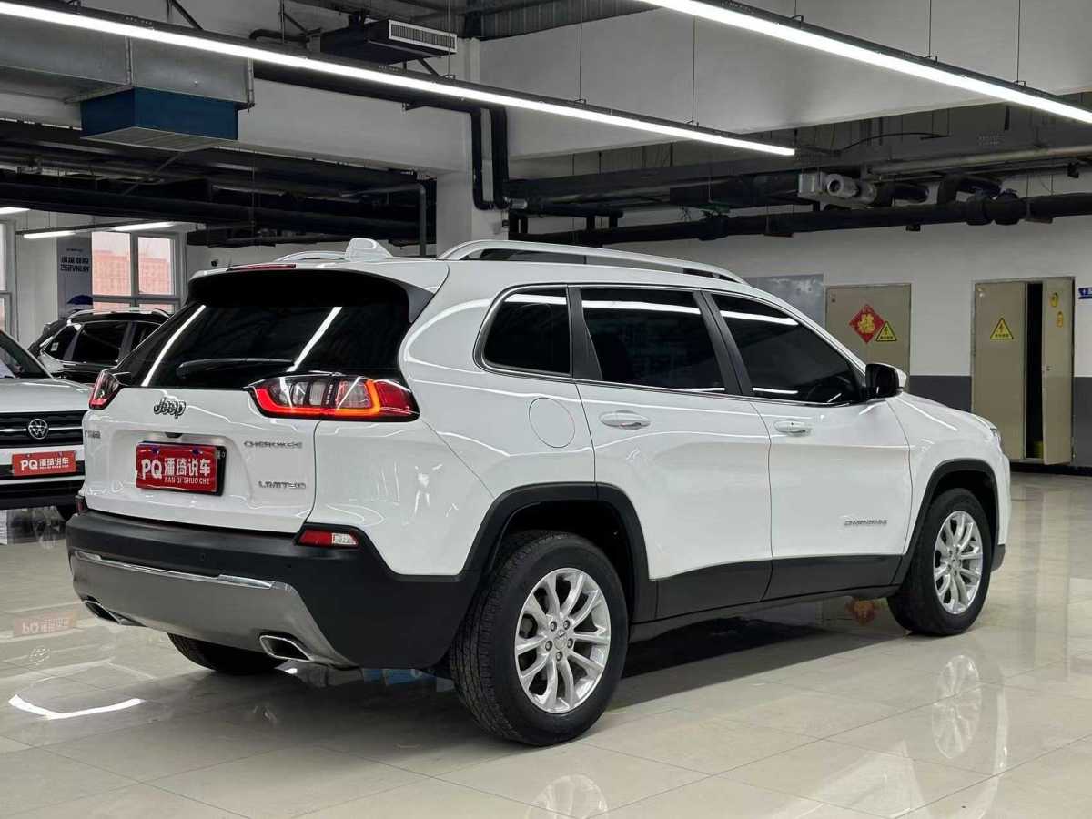 Jeep 自由光  2019款 2.0T 兩驅(qū)智享版 國(guó)VI圖片