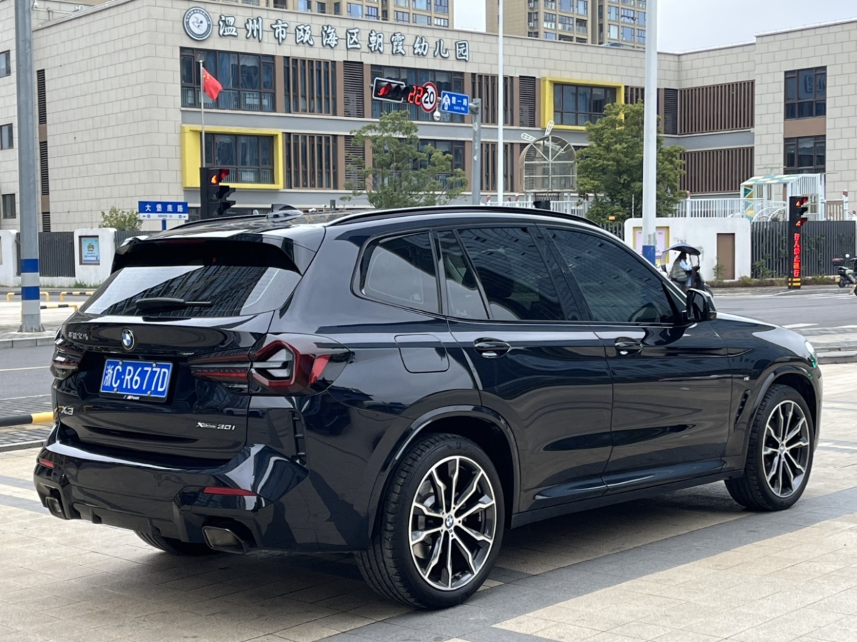 寶馬 寶馬X3  2023款 xDrive30i 領(lǐng)先型 M曜夜套裝圖片