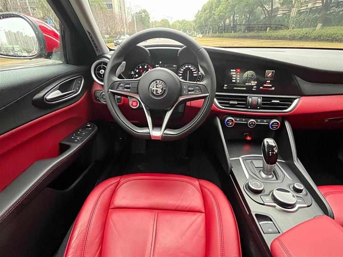 阿爾法·羅密歐 Giulia  2017款 2.0T 280HP 豪華版圖片