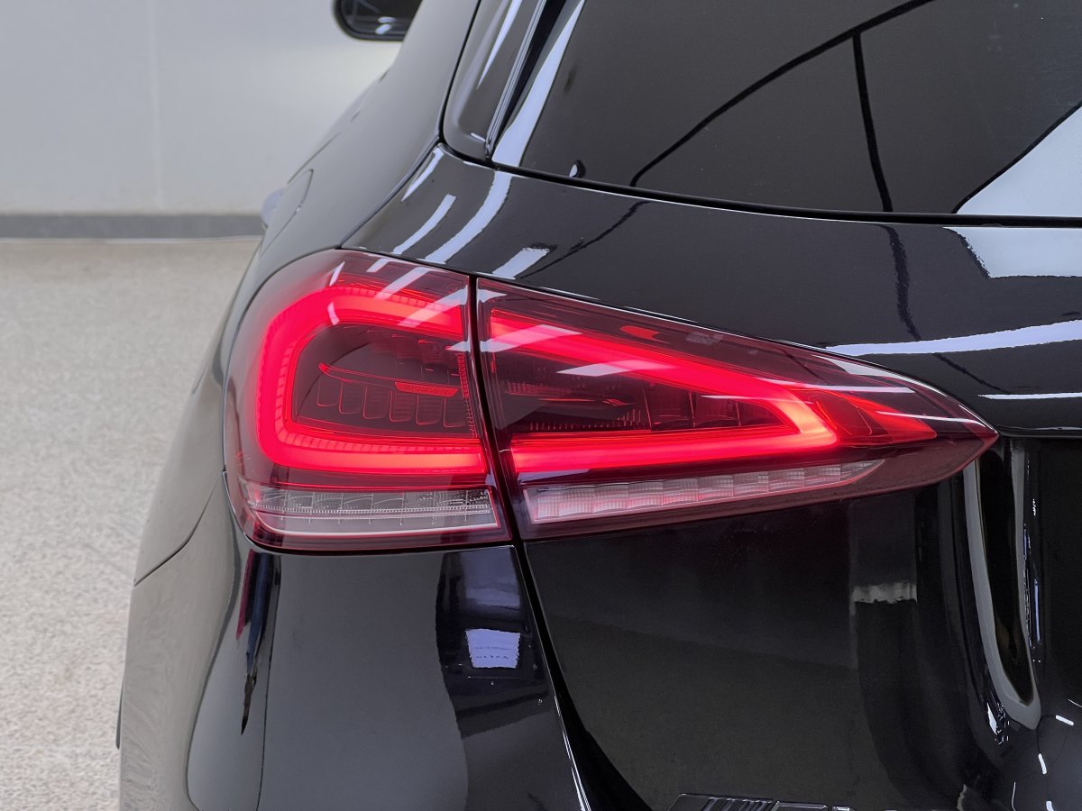 奔馳 奔馳A級AMG  2020款 AMG A 35 4MATIC圖片