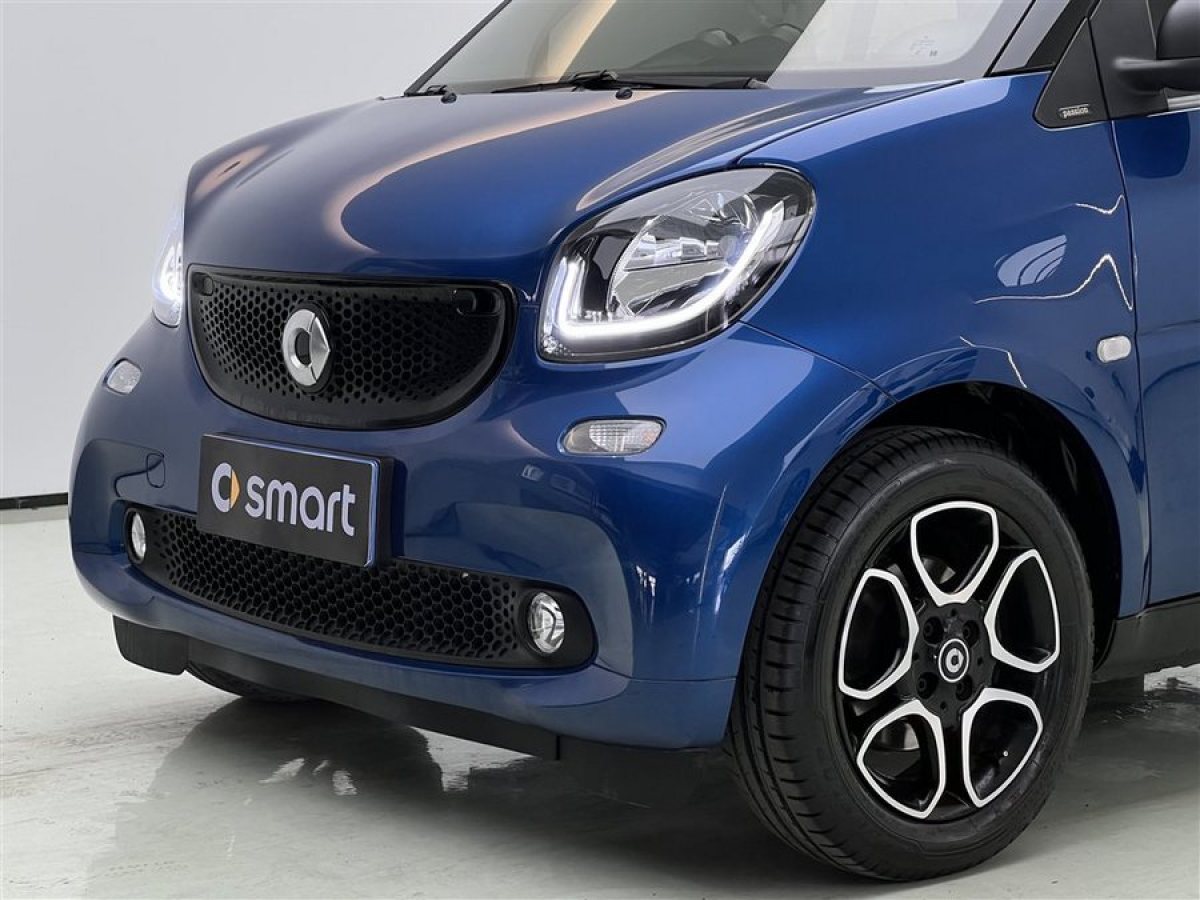 smart fortwo  2017款 1.0L 52千瓦硬頂摯愛特別版圖片