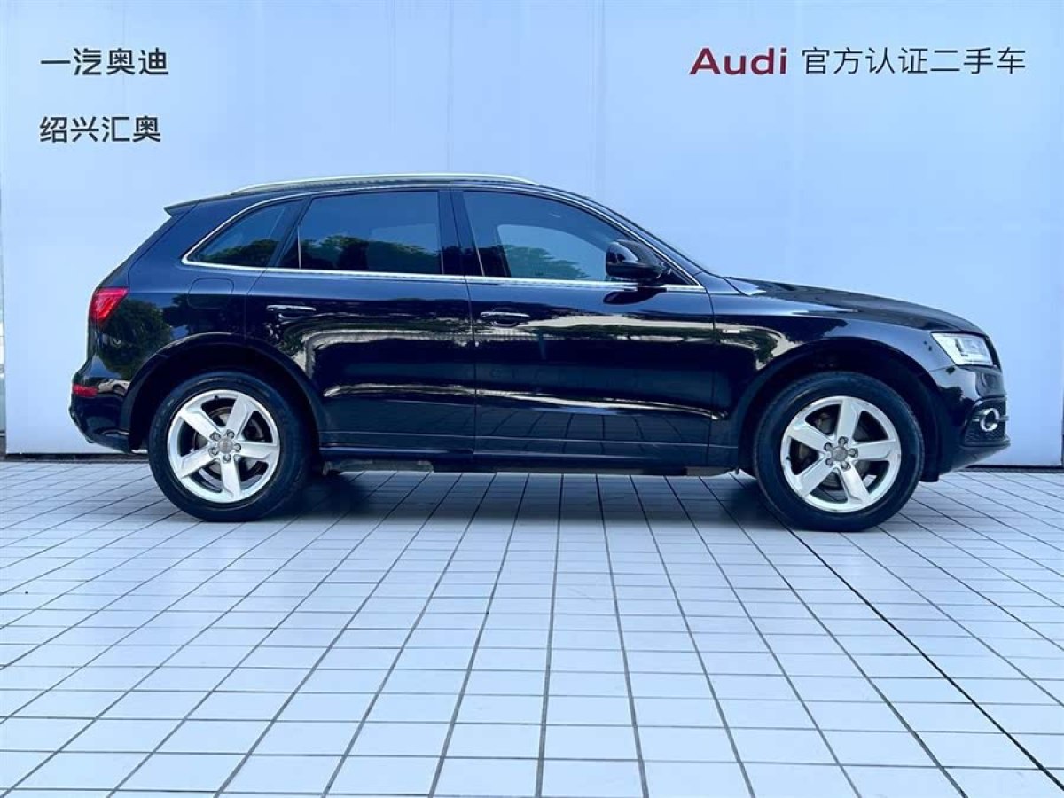 奧迪 奧迪Q5  2017款 Plus 40 TFSI 進(jìn)取型圖片