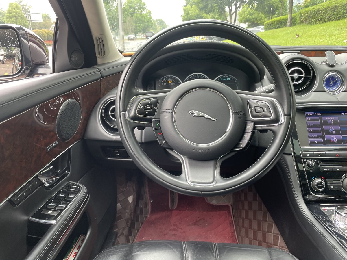 捷豹 XJ  2013款 XJL 3.0 SC 全景商務(wù)版圖片