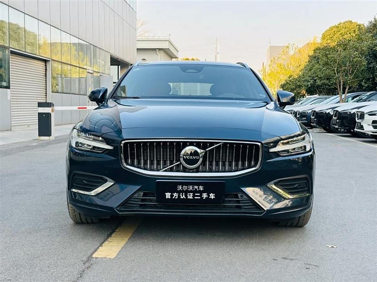 2023年12月沃爾沃 V60  2024款 B5 智遠(yuǎn)豪華版