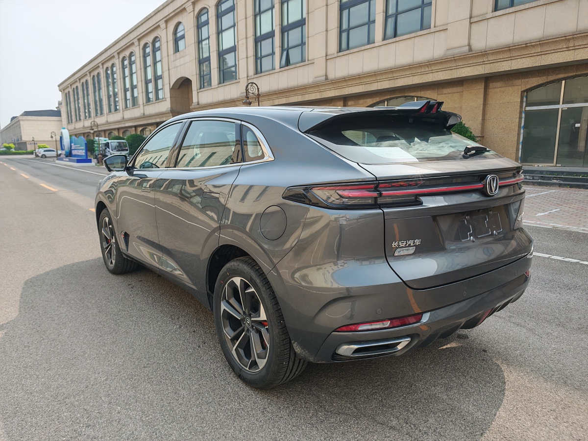 長安 長安UNI-K新能源  2022款 藍(lán)鯨iDD 130km 1.5T 卓越型圖片