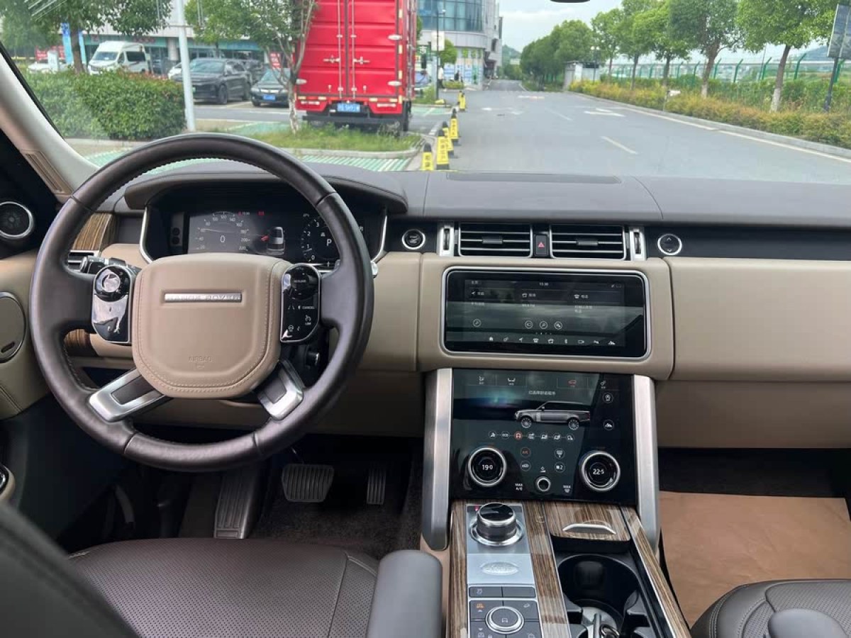路虎 攬勝  2019款 3.0 V6 SC 傳世版圖片