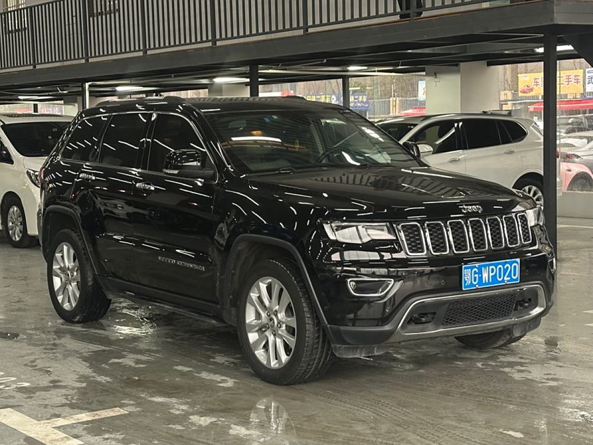 2019年10月Jeep 大切諾基  2017款 3.6L 精英導(dǎo)航版