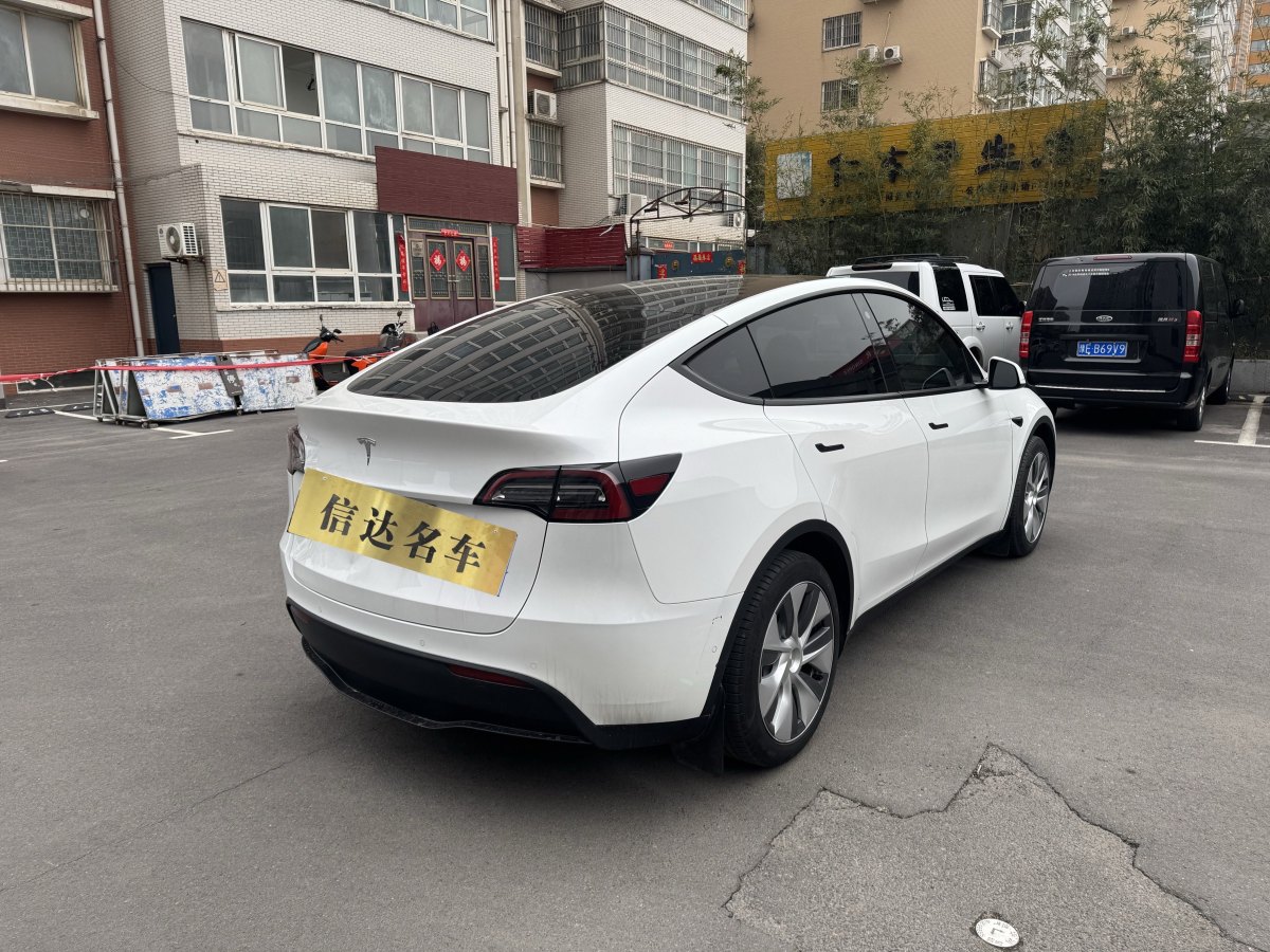 特斯拉 Model 3  2022款 后輪驅(qū)動版圖片