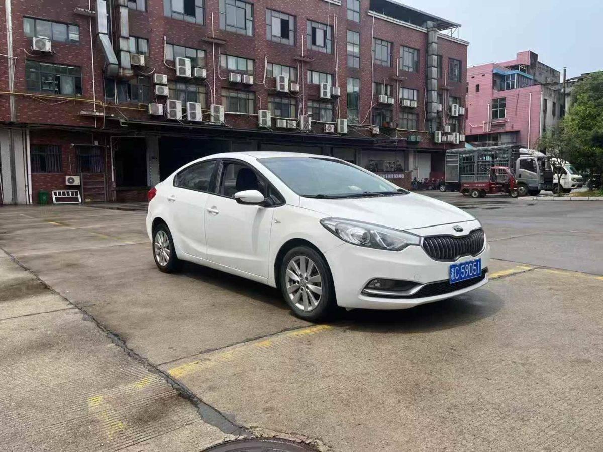 啟辰 R50  2013款 1.6L 北斗導(dǎo)航版圖片